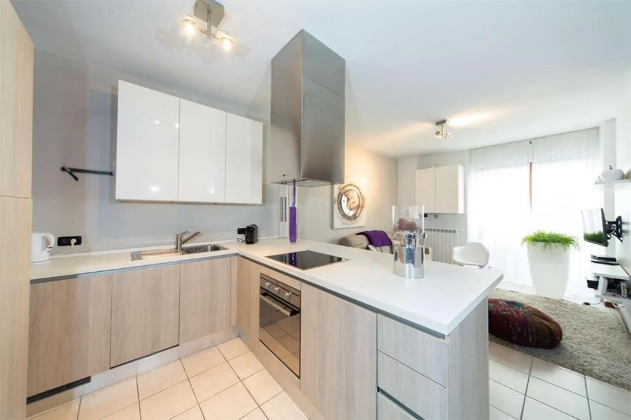 אקסריה 1-Bedroom Apartment Bello Moderno